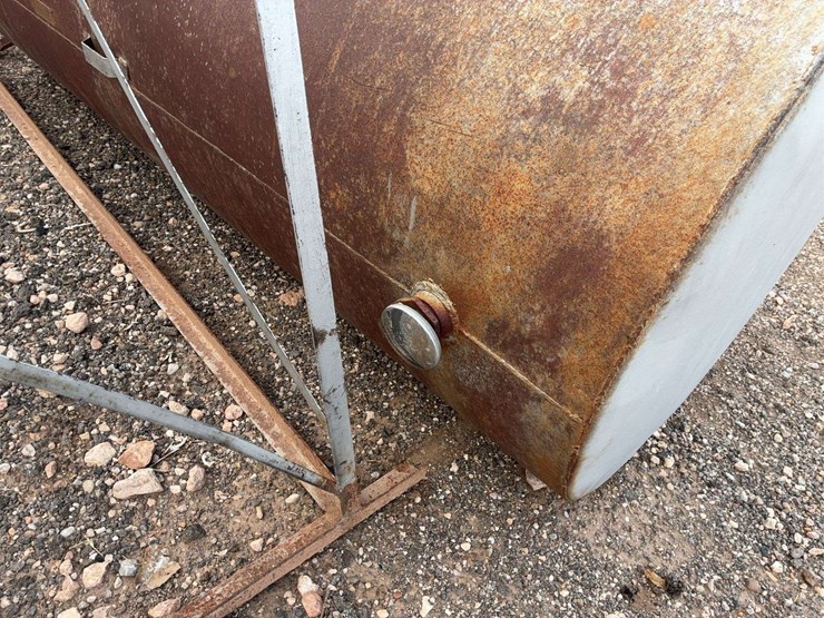 farm-fuel-tank-with-stand-image-5