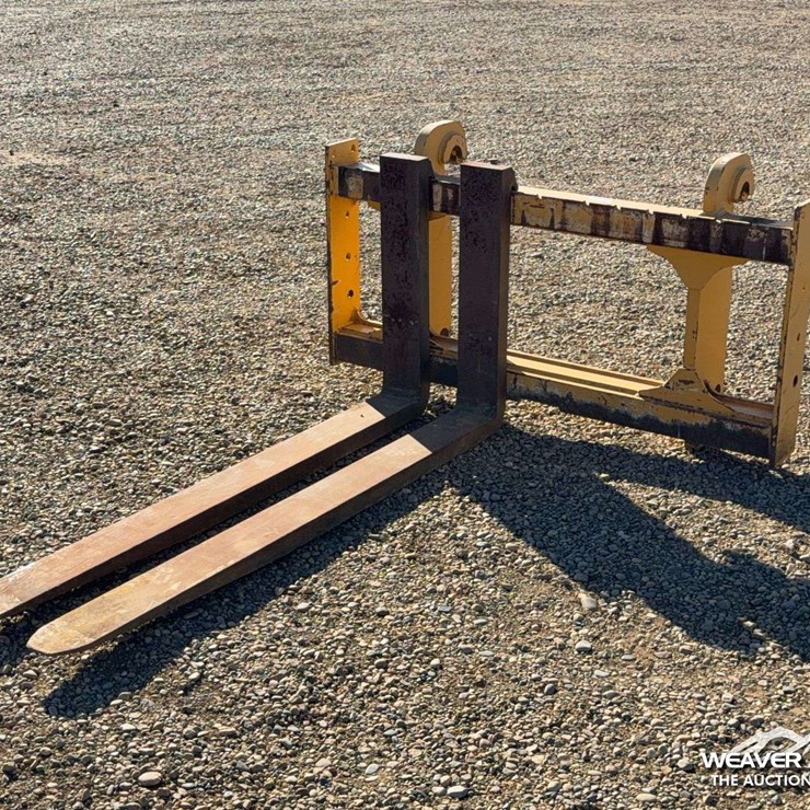 Brandt 6 FT. Q/C Pallet Forks