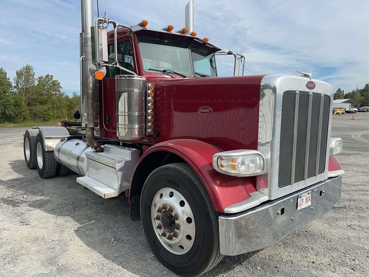 2022-peterbilt-389-image-3