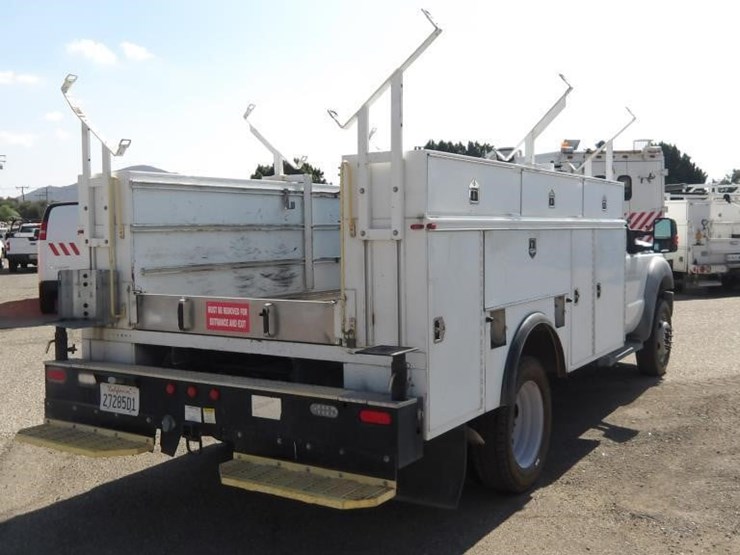 2011-ford-f550-image-3
