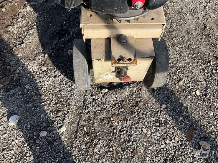 2011-edco-tmc7-5.5h-7in-gas-edge-grinder-image-11