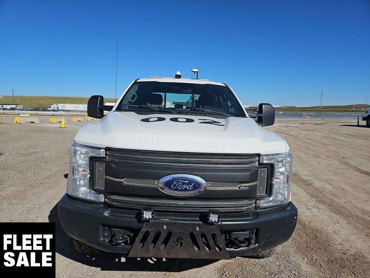 2018-ford-f350-image-8