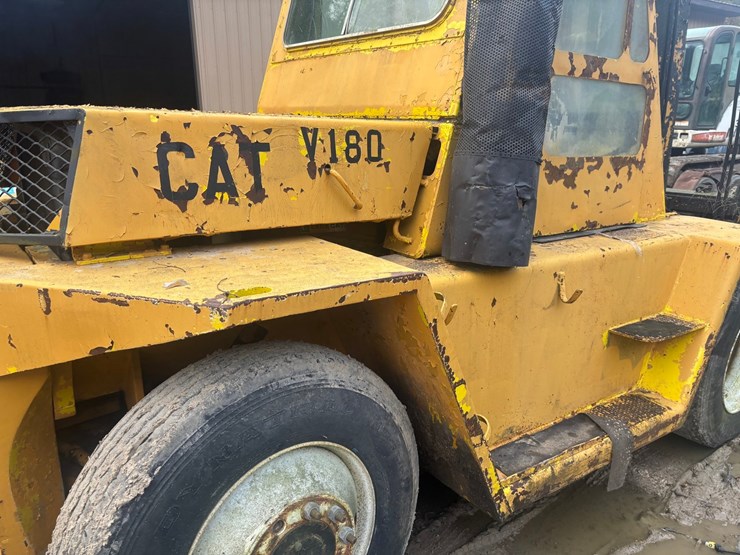 caterpillar-v180-image-33