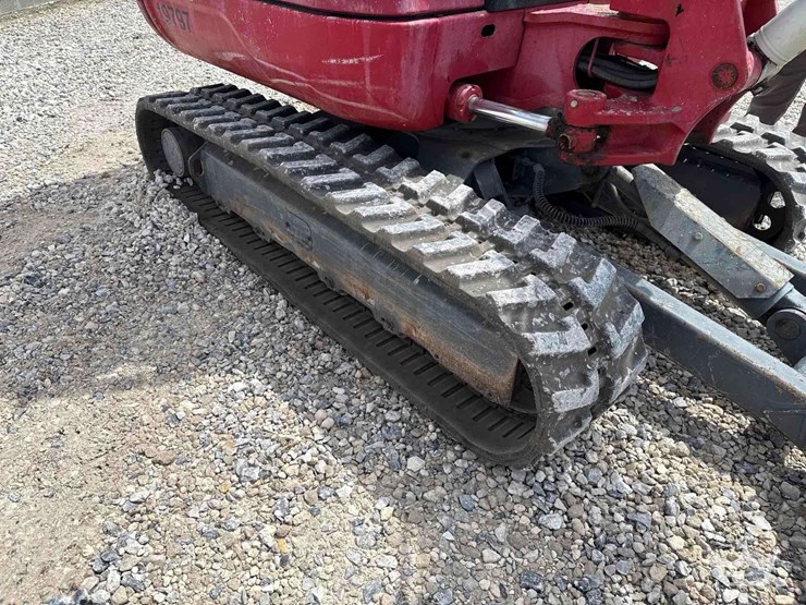 2019-takeuchi-tb235-2-image-31