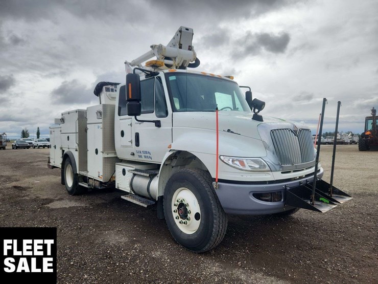 2013-international-durastar-4400-image-2