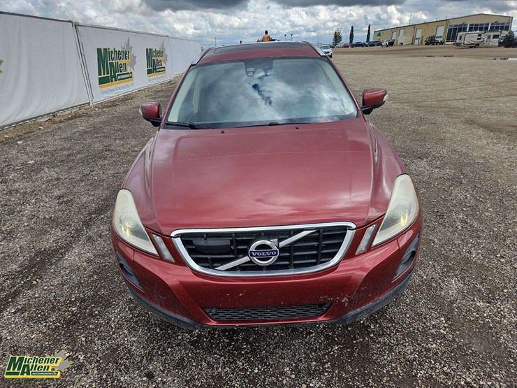 2010-volvo-xc60-image-8