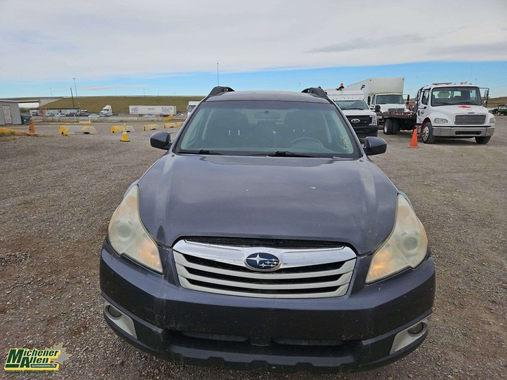 2011-subaru-outback-image-6
