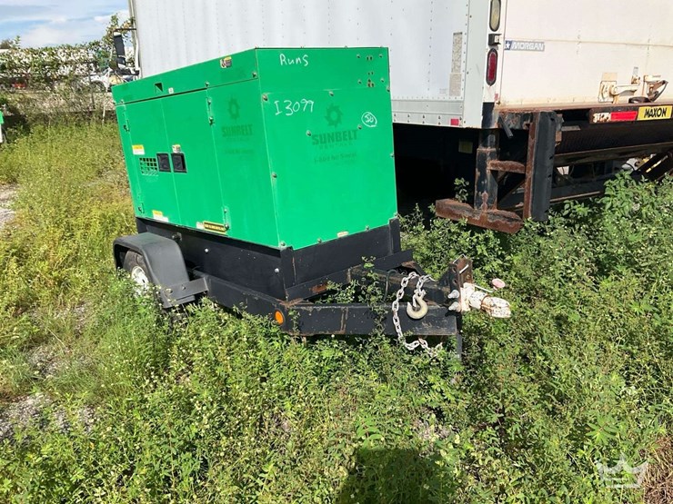 2016-whisperwatt-dca-25ssiu4f-25kva-towable-diesel-generator-image-2