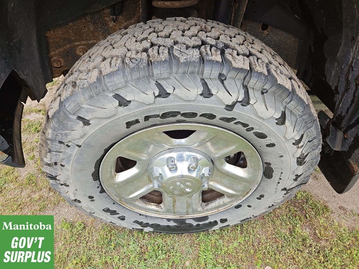 2015-dodge-2500-image-12