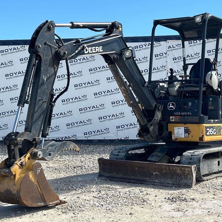 2015 DEERE 26G