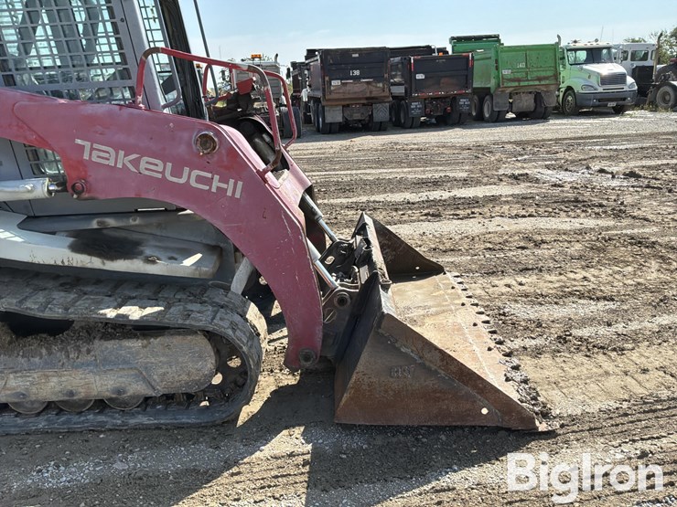 2015-takeuchi-tl12-image-17