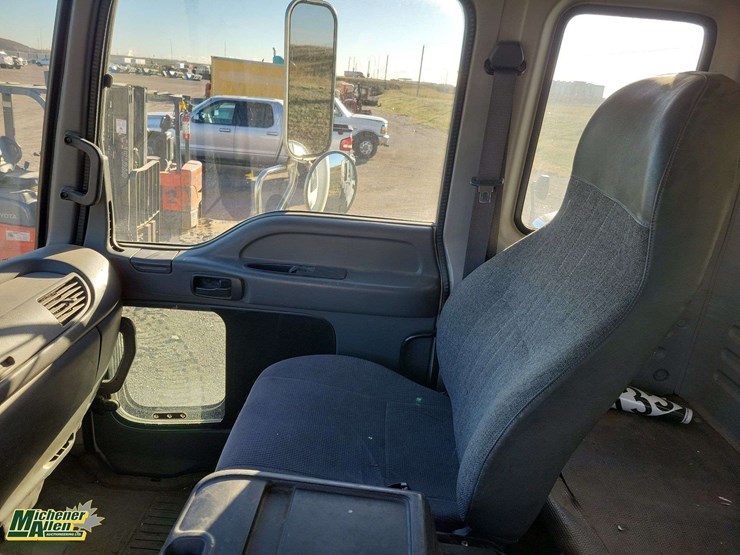 2007-gmc-t8500-image-21