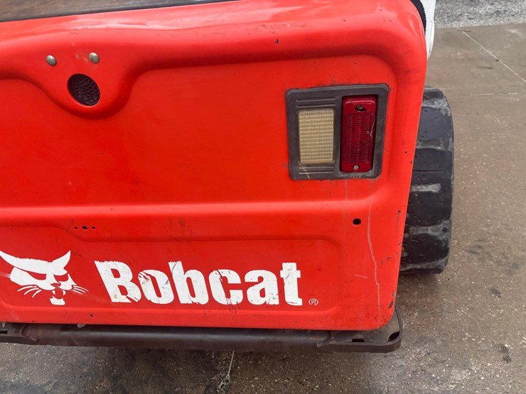 2015-bobcat-t770-image-15