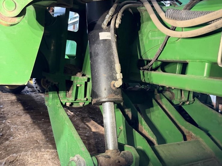 2013-john-deere-db60-image-42