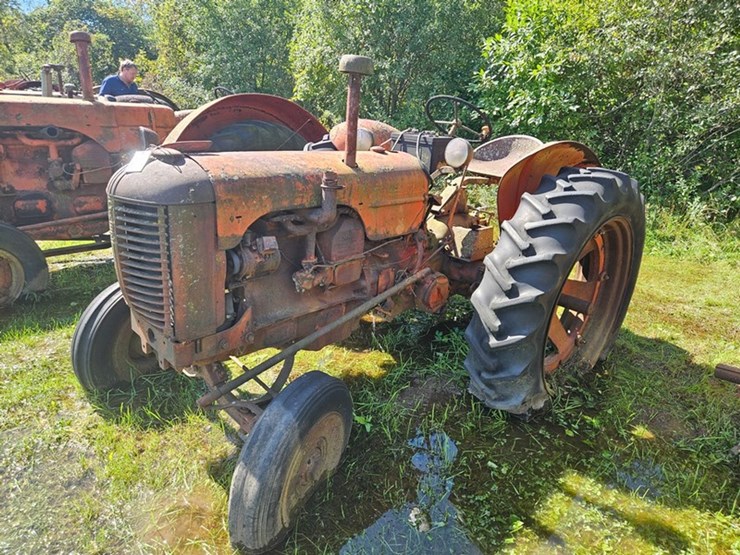 #2523-•-case-tractor-image-1