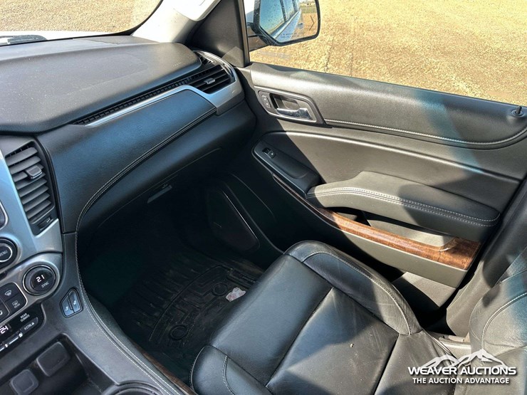 2018-chevrolet-suburban-image-10