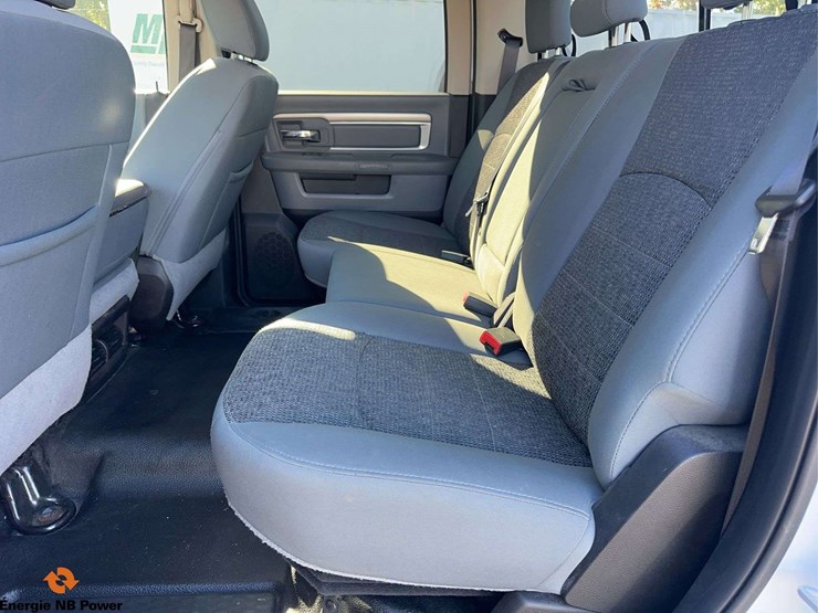 2018-ram-3500-slt-image-19
