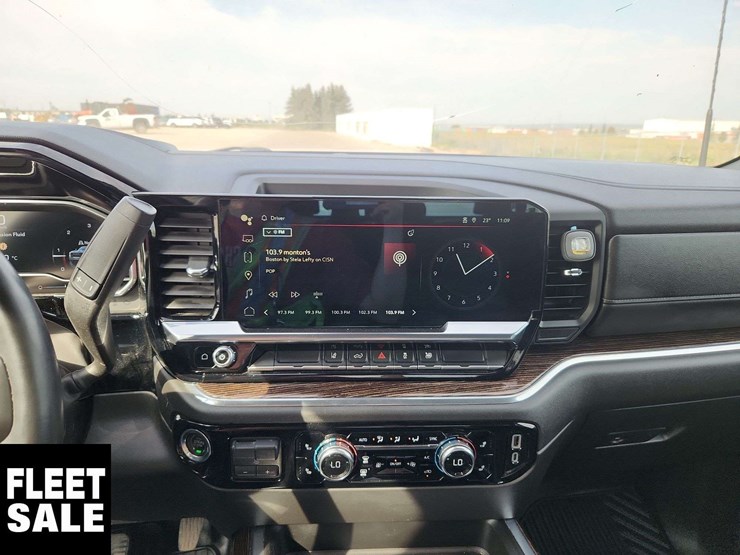 2024-gmc-sierra-2500hd-image-19