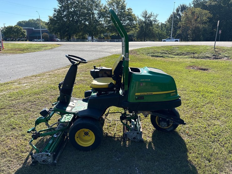 john-deere-2500e-image-2