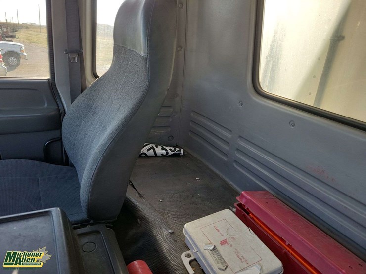 2007-gmc-t8500-image-24