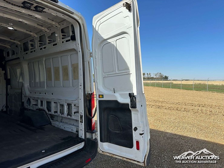 2019-ford-transit-image-41