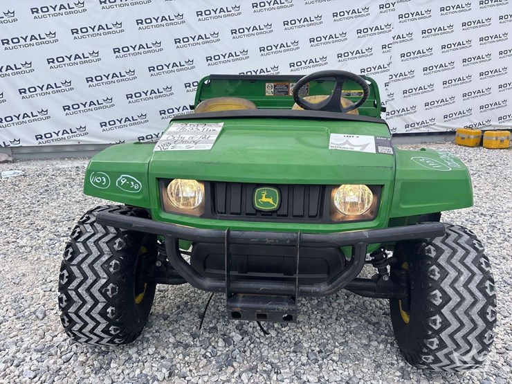 2017-john-deere-gator-image-11