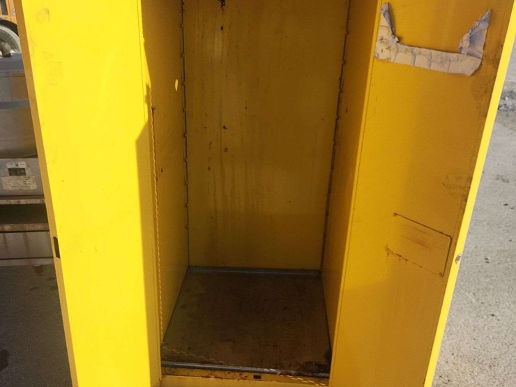 large-haz-mat-cabinet---60-gal-capacity-image-6