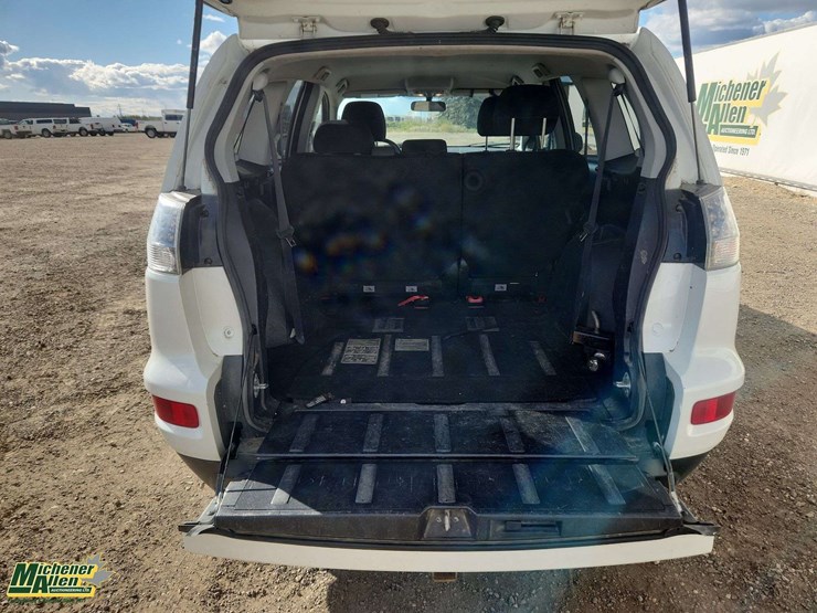 2010-mitsubishi-outlander-image-16