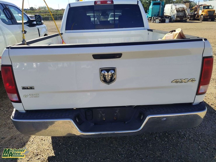 2014-dodge-1500-image-12