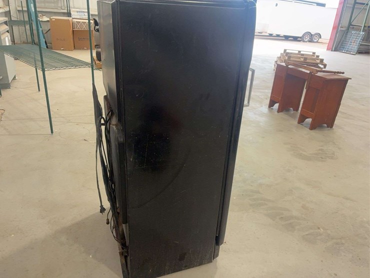 ge-vintage-fridge-image-5