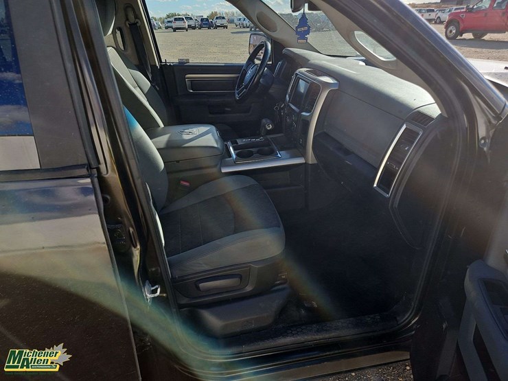 2013-dodge-1500-image-16