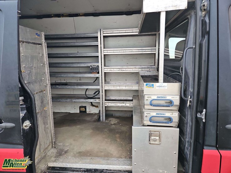 2013-mercedes-benz-sprinter-3500-image-26