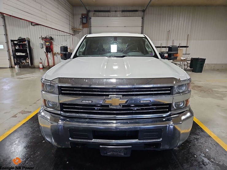 2015-chevrolet-silverado-2500hd-image-8