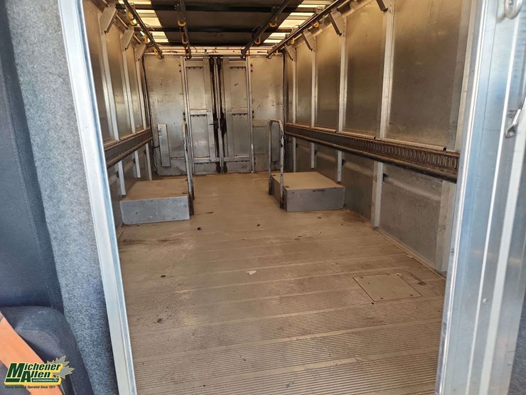 2014-freightliner-mt45-image-28