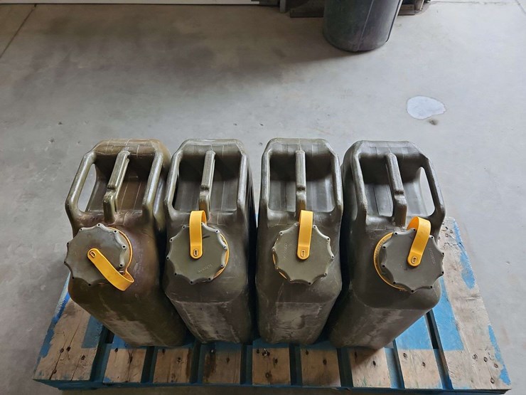 4-20l-diesel-fuel-cans-image-6