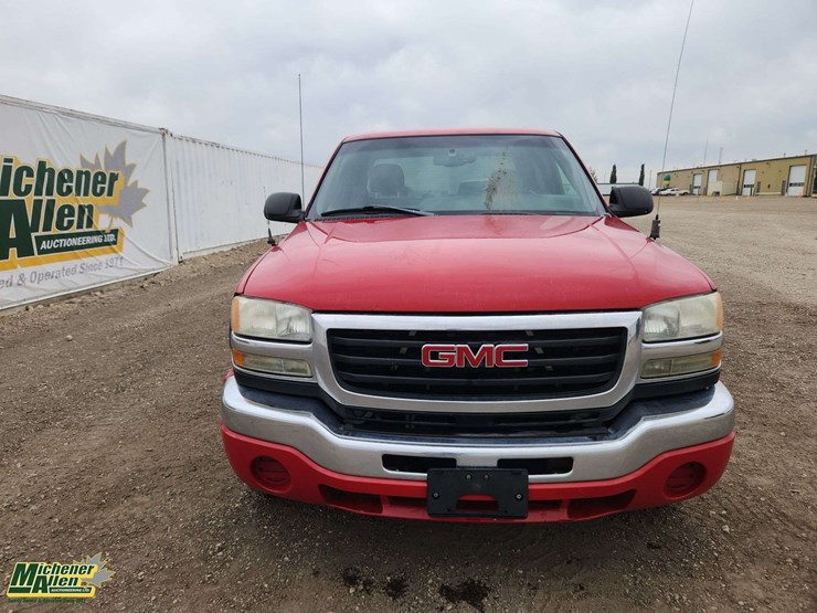 gmc-sierra-2500hd-image-30