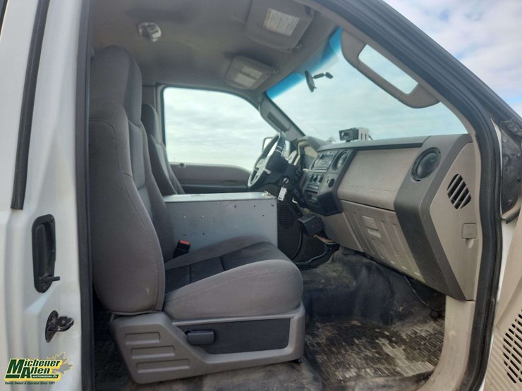 2010-ford-f350-image-18