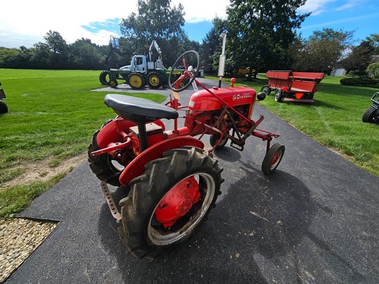 #2508-•-farmall-cub-tractor-image-5