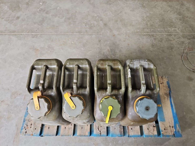 4-20l-diesel-fuel-cans-image-6