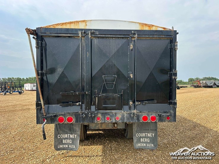 2005-t/a-grain-pup-trailer-image-23