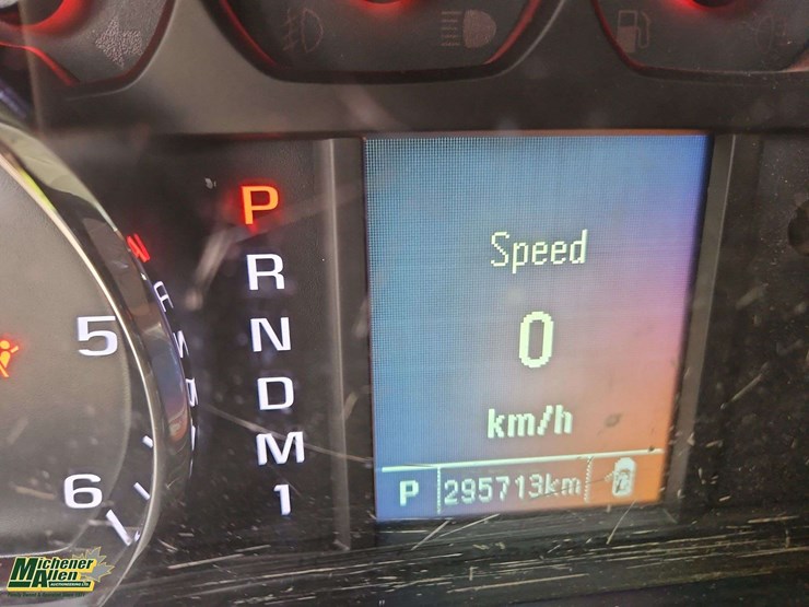 2015-chevrolet-silverado-2500hd-image-23