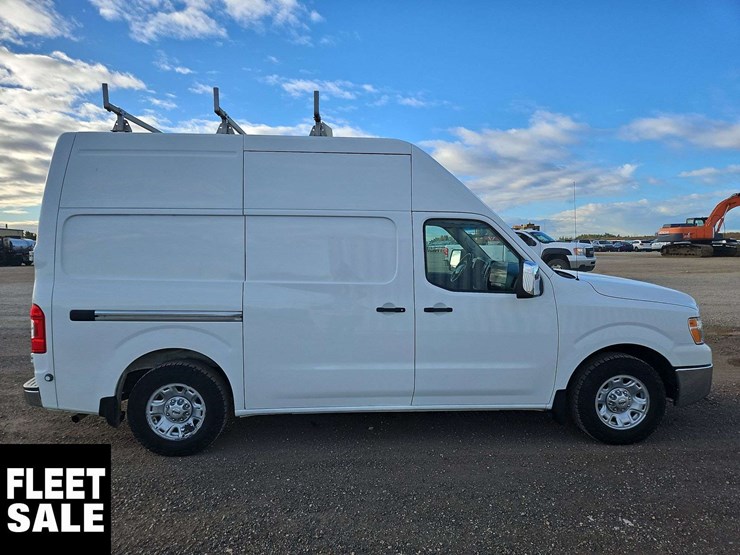 2019-nissan-nv3500hd-image-10
