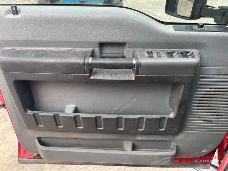 2012-ford-f350-xlt-image-32