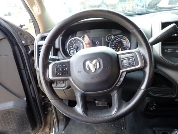 2019-dodge-ram-3500-image-14
