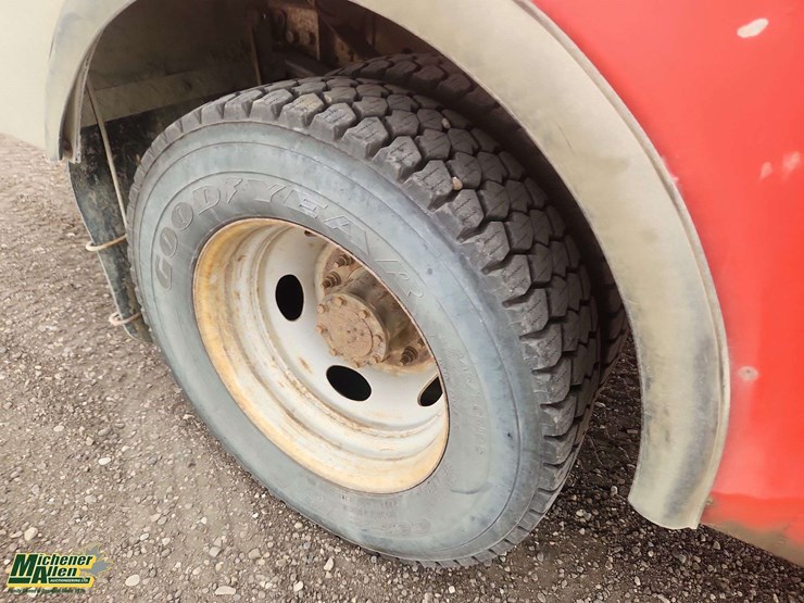 2013-ford-f550-image-9