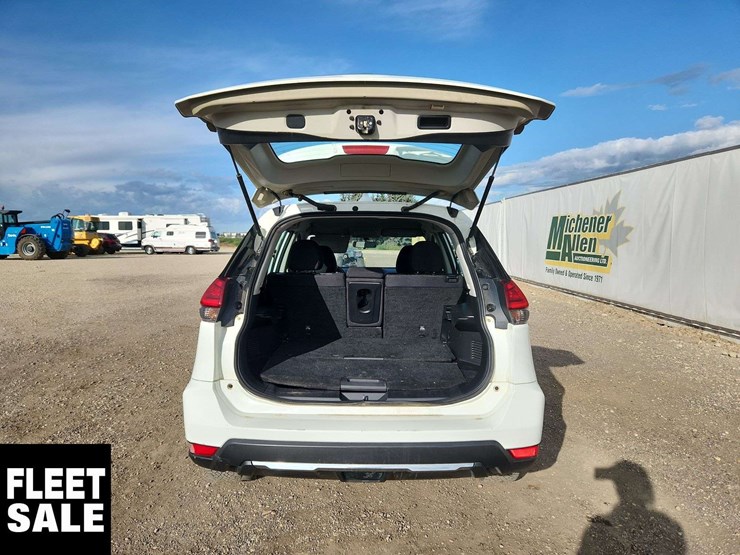 2017-nissan-rogue-image-15