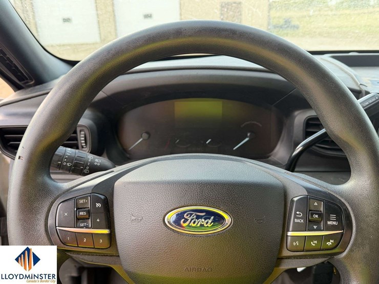 2021-ford-explorer-image-17