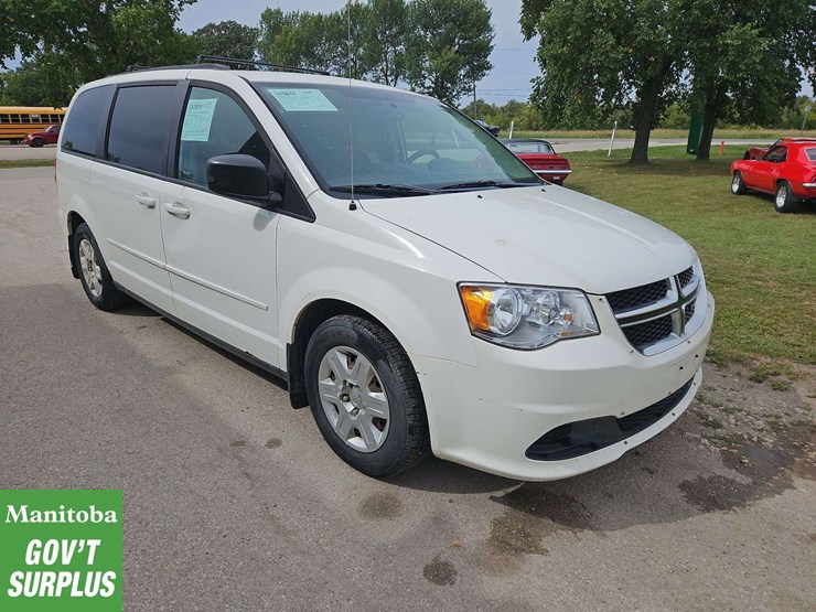 2011-dodge-grand-caravan-image-4