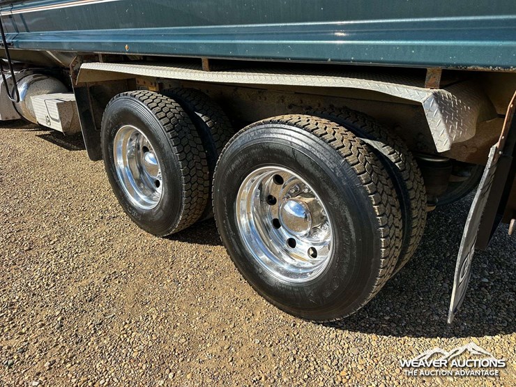peterbilt-378-image-50