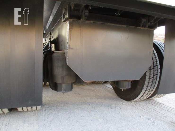 2020-peterbilt-579-image-24